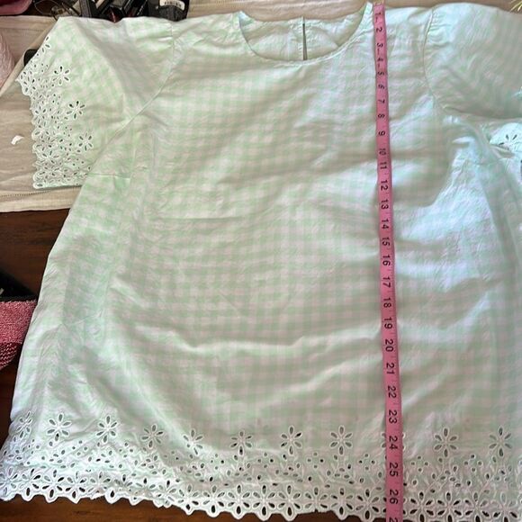 Draper James blouse impeccable size 1x light checked green and white - Picture 11 of 11